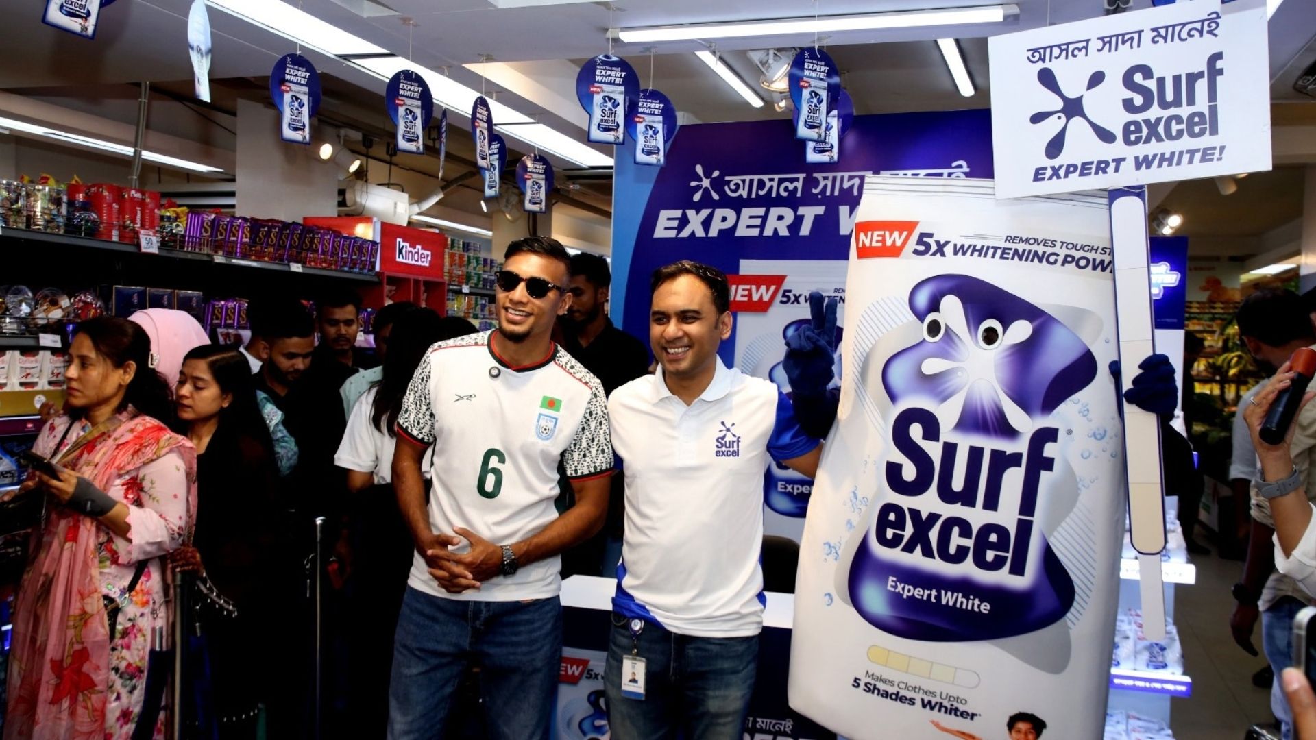 UBL Home Care Marketing Director Nurul Monowar with Jamal Bhuiyan at Surf Excel Expert White launch activation